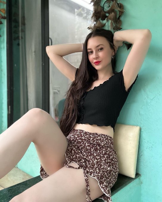 Elini pantolonumdan içeri sokup benimkini okşamaya başladı tango ifşa